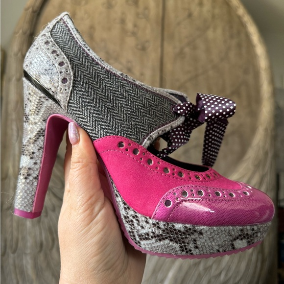 Poetic Licence-Fool Proof heels in Cranberry - Picture 1 of 8